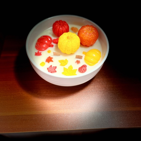 Pumpkin spice candle - Picture 7 of 7